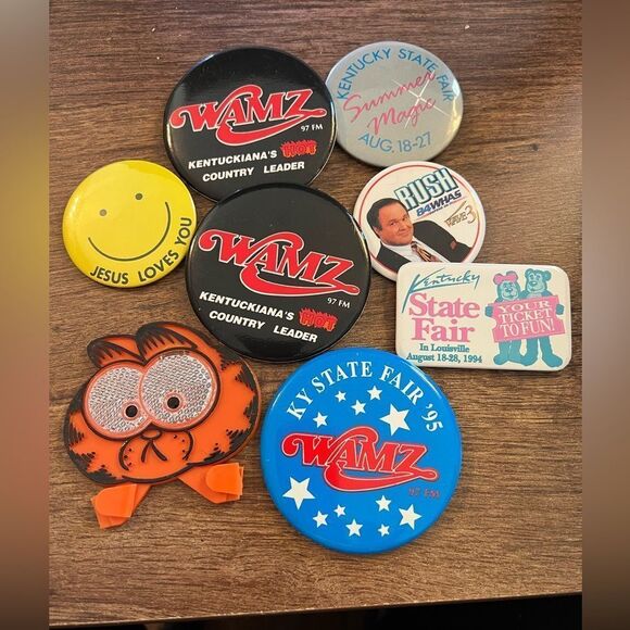 Vintage Button Pin Collection - Picture 1 of 2
